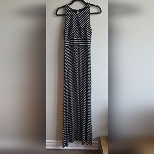 LOFT - Black and White Chevron Maxi Skirt - Size XSmall